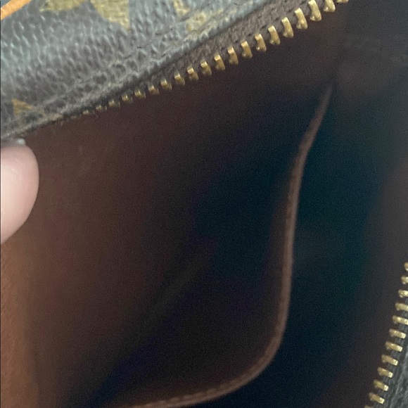 Louis Vuitton Amazon Crossbody Classic Monogram with Dust Bag - Picture 4 of 13